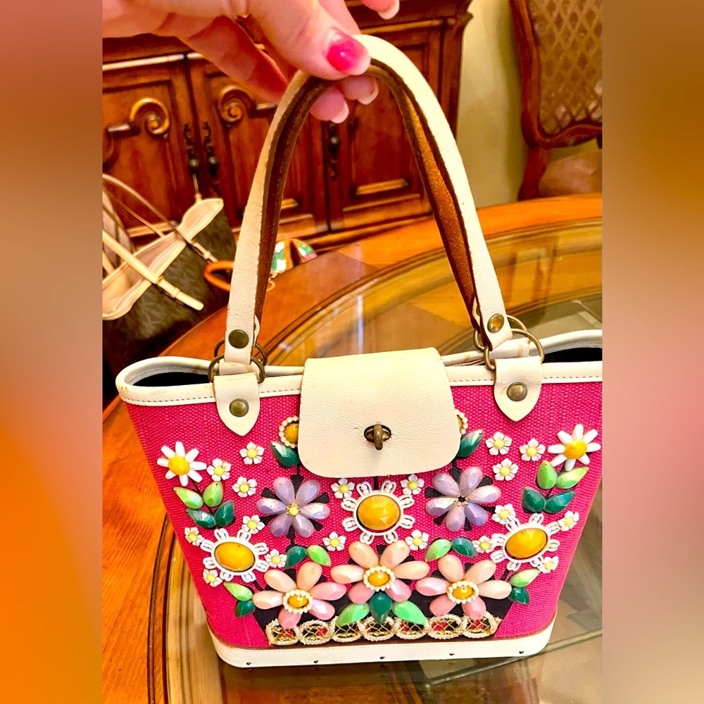 Vintage Enid Collins of Texas pink beaded flower basket purse